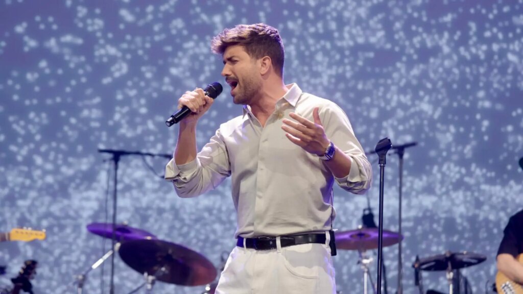 Pablo Alborán, Sergio Dalma, Laura Pausini o Mónica Naranjo, en la fiesta de la música en español: "No a la guerra, sí a la música"