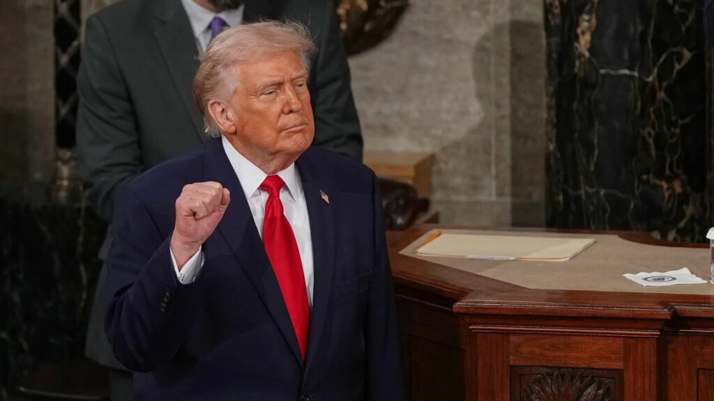 Trump promete «vengar» la muerte de militares de EEUU y cree que la ofensiva contra Irán podría durar cuatro semanas