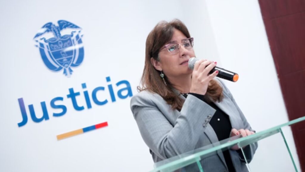 Exministra Ángela María Buitrago denunció presiones y amenazas por hacer cumplir normas en cárceles