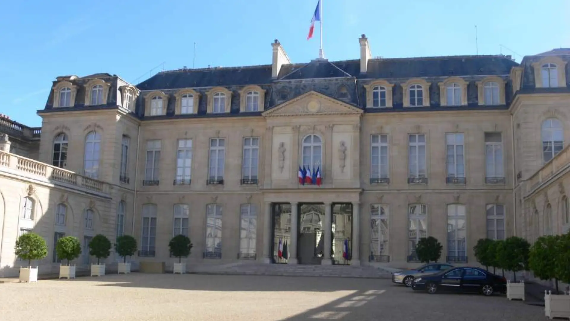 FRANCIA ROBO Condenado a un año de cárcel el mayodormo del Elíseo que robó porcelana de palacio