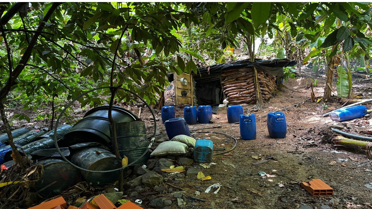 Así era el laboratorio de cocaína del ELN destruido por el Ejército en el Cesar