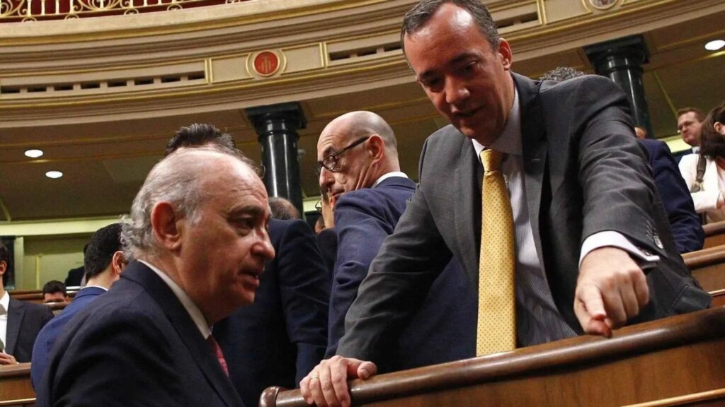 La cúpula de Interior del Gobierno de Rajoy se sienta en el banquillo por el ‘caso Kitchen’