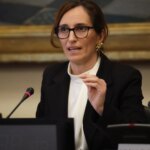 Mónica García critica el «freno de Madrid» para el avance de las «mejores políticas» y pide acabar con «la traba» de Ayuso