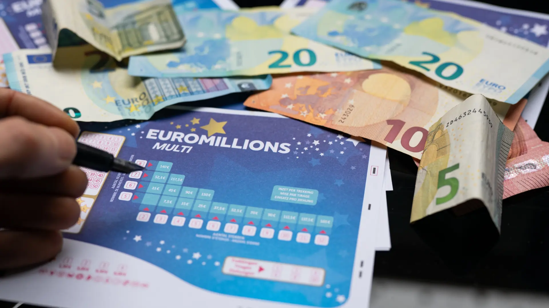 Un acertante se lleva un millón de euros del sorteo de Euromillones