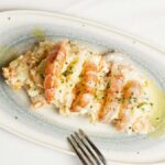 Malandro, el restaurante de 800 m² frente a la Maestranza con brasa, chuleta de vaca vieja y 200 vinos en Semana Santa