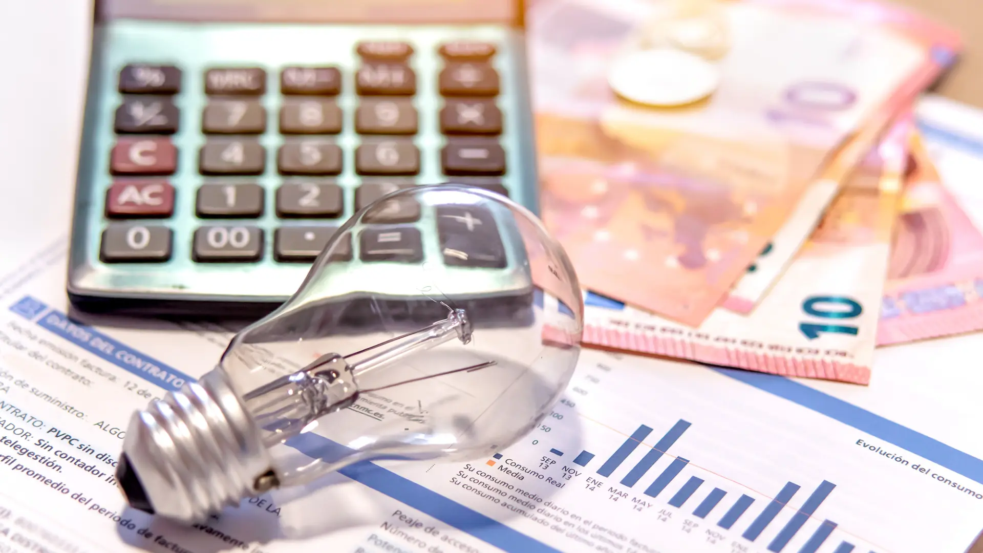 el truco para ahorrar en la factura con dos compañías distintas