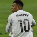 Mbappe sufre una lesión y el Real Madrid espera su recuperación para el clásico