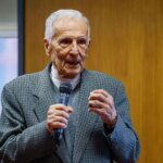 «50 gramos de pasta, poca carne, fruta cocida, legumbres y pescado»