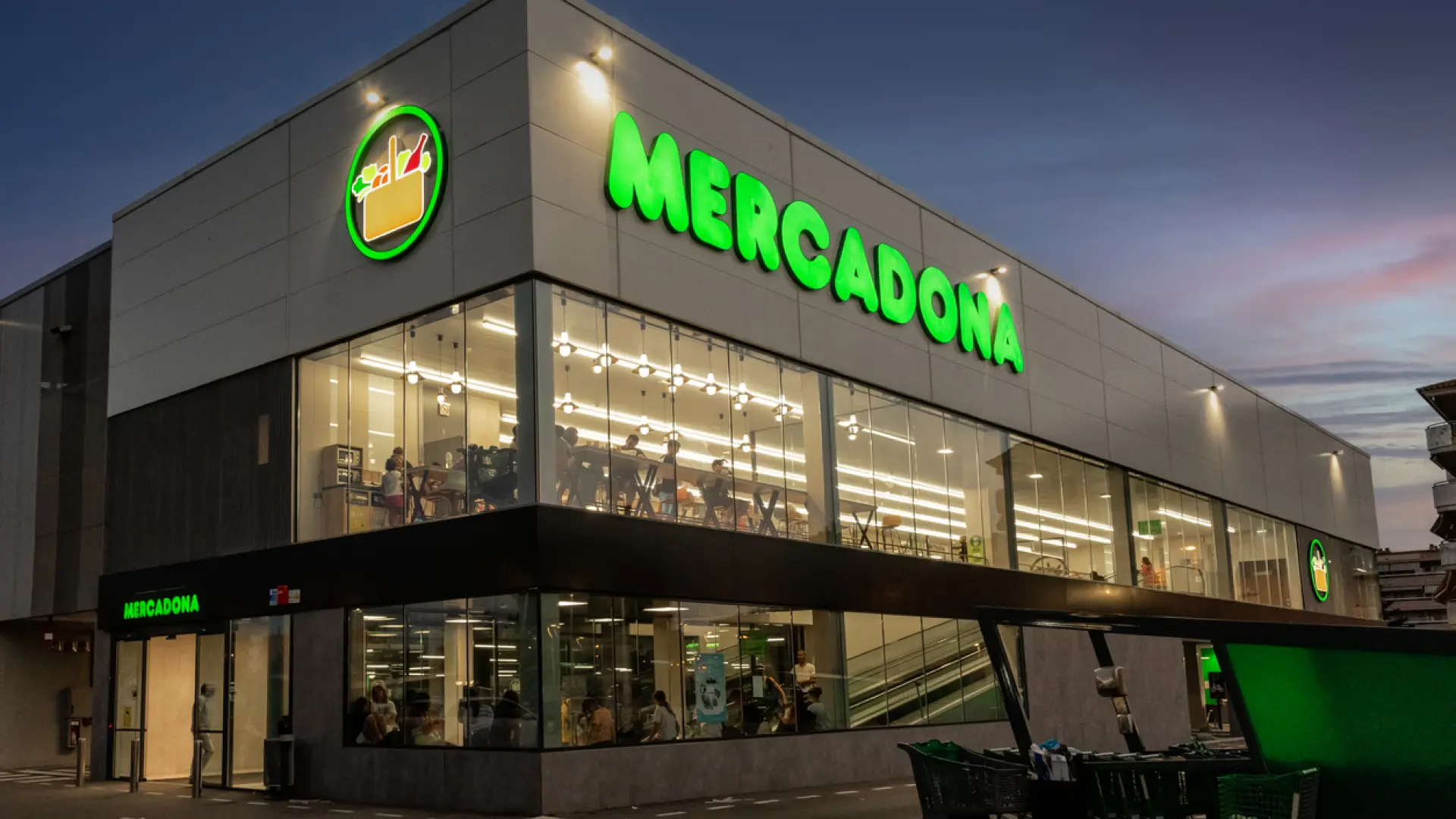 ¿Abren este sábado de Semana Santa?