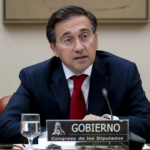 Albares viaja este lunes a Italia y al Vaticano para reforzar relaciones y abordar la visita del Papa León XIV en junio