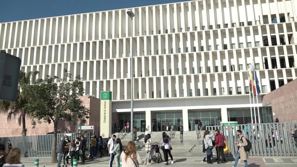 Condenan a una pareja por tener en «semiesclavitud» a trabajadores extranjeros en España Condenan a una pareja por tener en «semiesclavitud» a trabajadores extranjeros en España