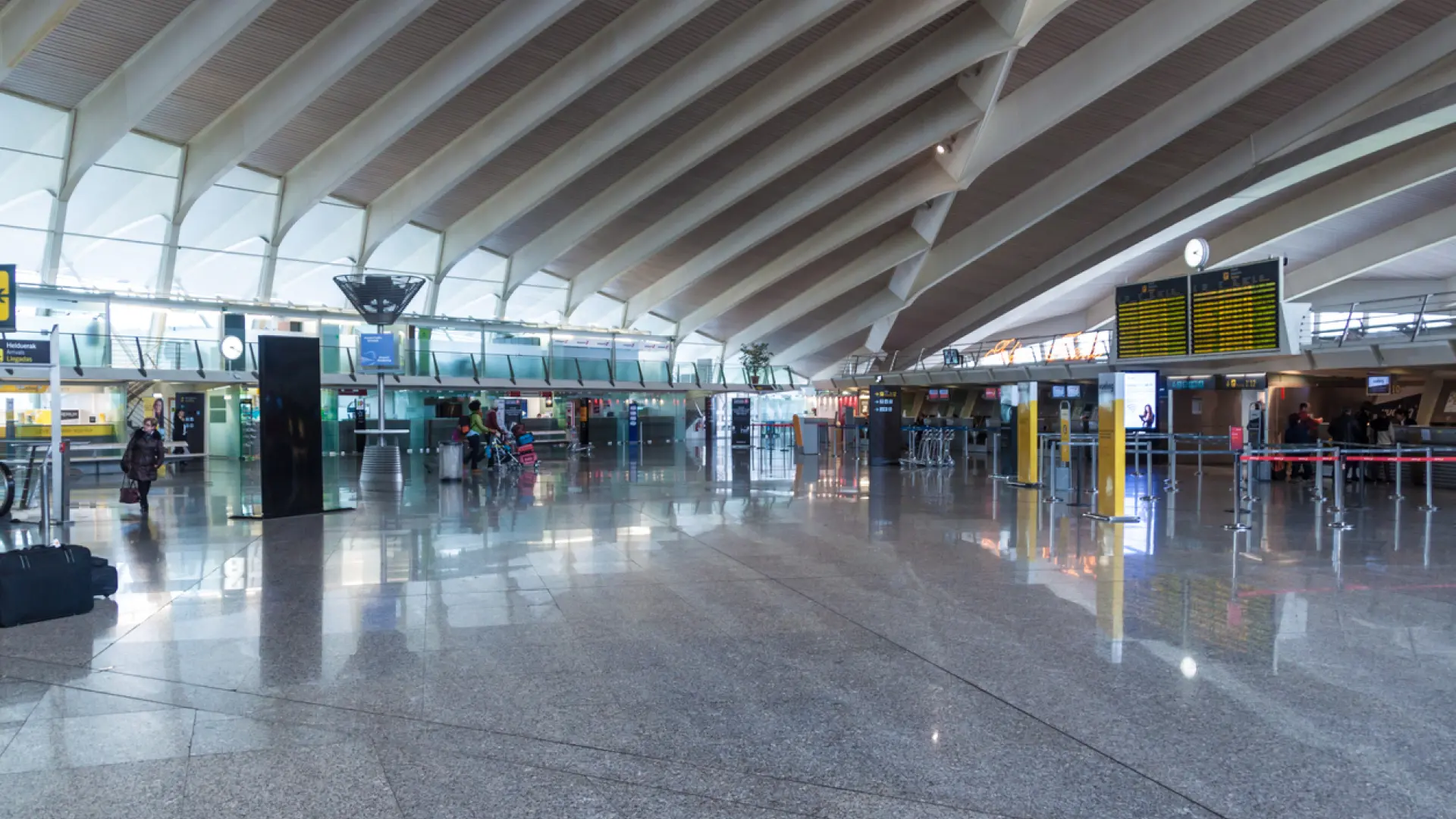 Doce menores que cogían un vuelo en Bilbao con destino Lanzarote, trasladados al hospital por una gastroenteritis leve Doce menores que cogían un vuelo en Bilbao con destino Lanzarote, trasladados al hospital por una gastroenteritis leve