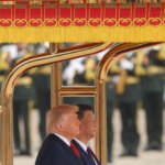 Donald Trump llega al Gran Palacio del Pueblo de Pekín para su reunión con Xi Jinping