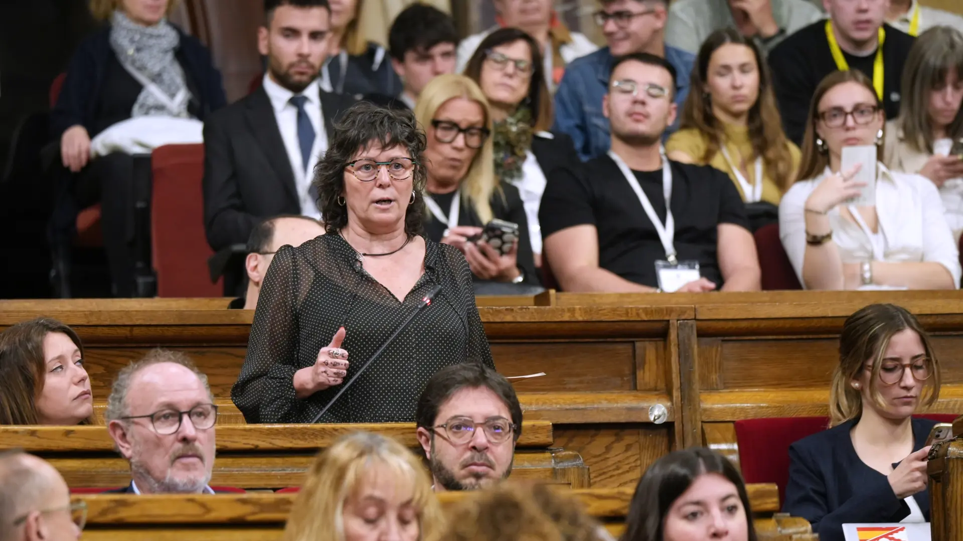 El Parlament intercepta un paquete «sospechoso» dirigido a la CUP con «mensajes de extrema derecha»