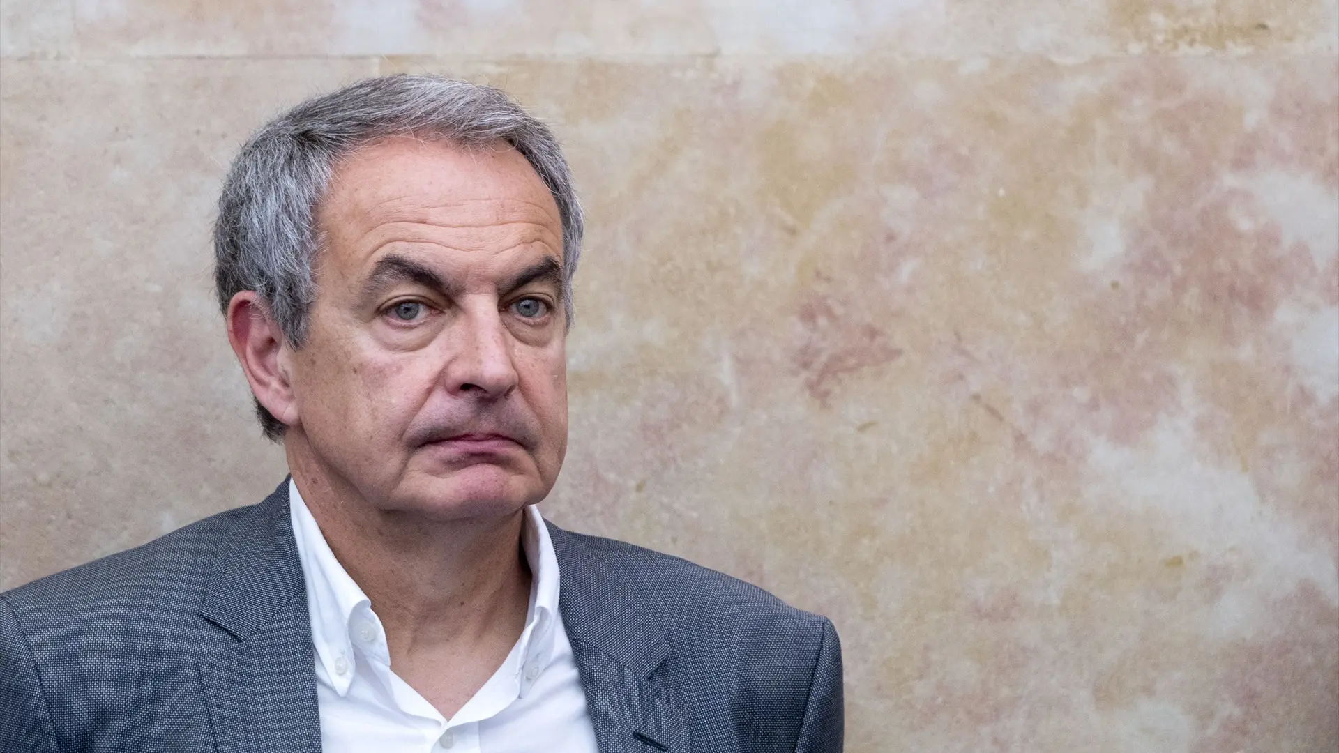 El juez sitúa a Zapatero como el líder de una «estructura estable y jerarquizada de tráfico de influencias»