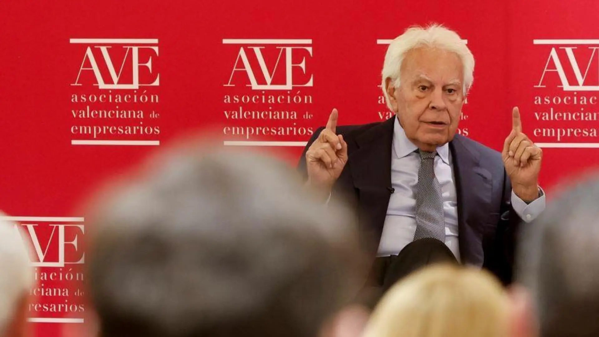 Felipe González pide elecciones en 2026 para frenar el coste político al PSOE, pero apela a la presunción de inocencia de Zapatero Felipe González pide elecciones en 2026 para frenar el coste político al PSOE, pero apela a la presunción de inocencia de Zapatero