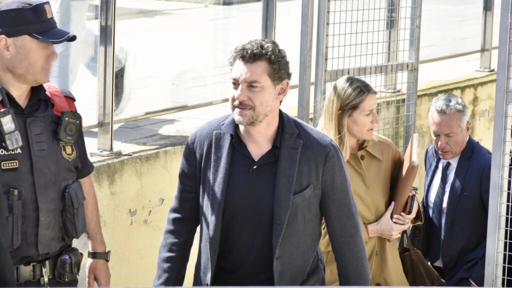 Jonathan Andic pide declarar de nuevo para rebatir «graves imprecisiones» sobre la muerte de su padre en los informes policiales Jonathan Andic pide declarar de nuevo para rebatir «graves imprecisiones» sobre la muerte de su padre en los informes policiales