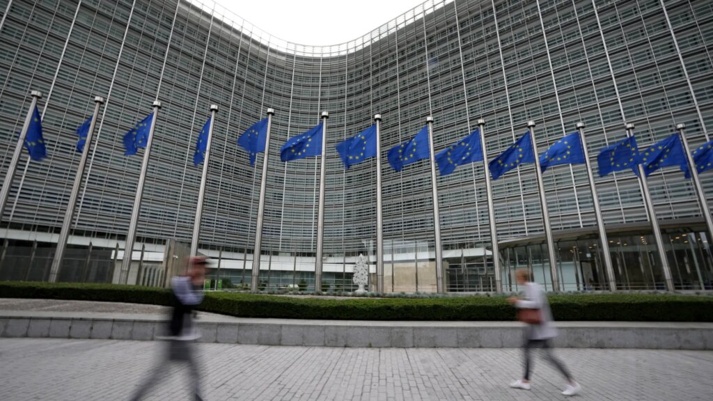 La Comisión Europea anuncia reuniones en Bruselas con el régimen talibán para agilizar la repatriación de afganos