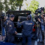 La Policía accedió a una caja fuerte en el despacho de Zapatero durante el registro a su secretaria personal La Policía accedió a una caja fuerte en el despacho de Zapatero durante el registro a su secretaria personal
