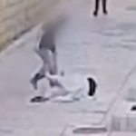 La Policía israelí difunde el vídeo del brutal ataque de un hombre a una monja en Jerusalén