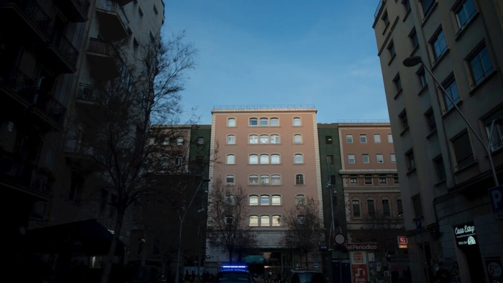 La mujer aislada por sospechas de hantavirus en el Clínic de Barcelona da negativo en la segunda prueba PCR La mujer aislada por sospechas de hantavirus en el Clínic de Barcelona da negativo en la segunda prueba PCR