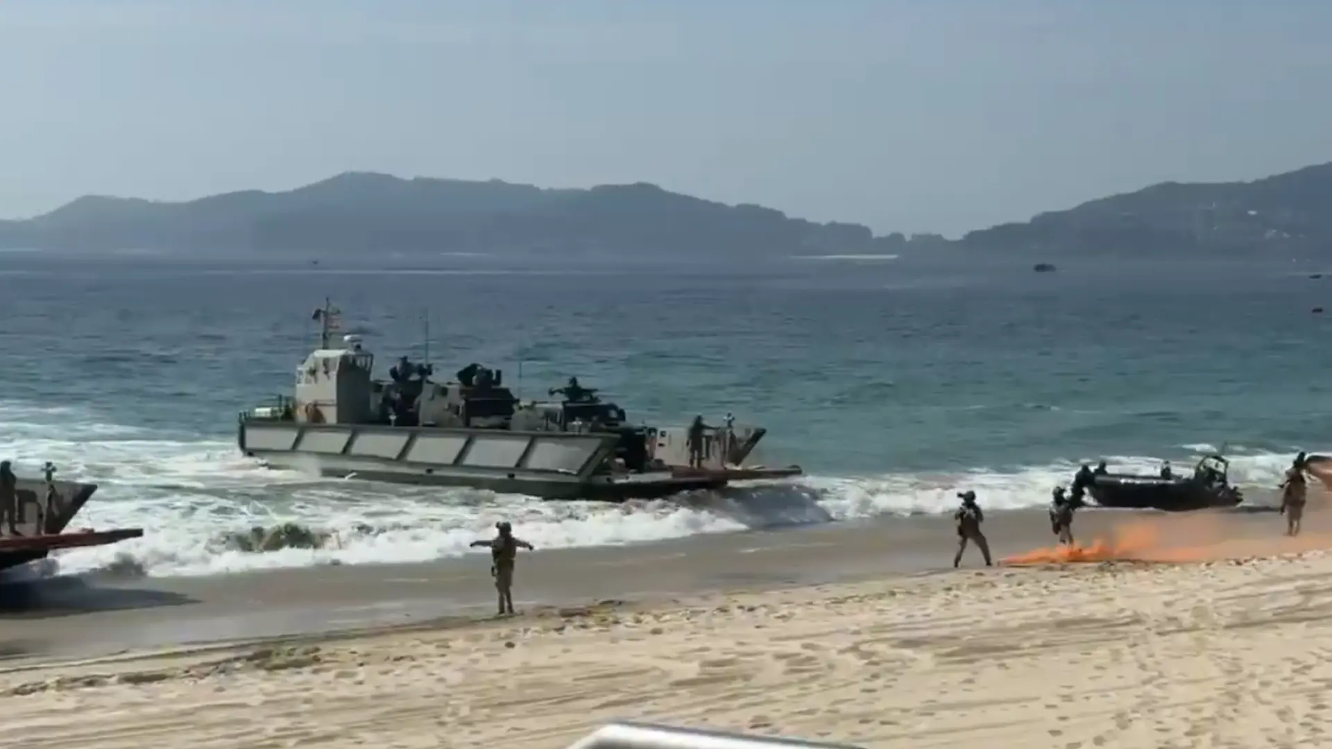 Las Fuerzas Armadas exhiben ‘músculo’ operativo ante cientos de personas en Vigo Las Fuerzas Armadas exhiben ‘músculo’ operativo ante cientos de personas en Vigo