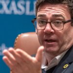 Qué tiene que hacer Burnham, el político laborista más popular de Reino Unido, para desafiar el liderazgo de Starmer