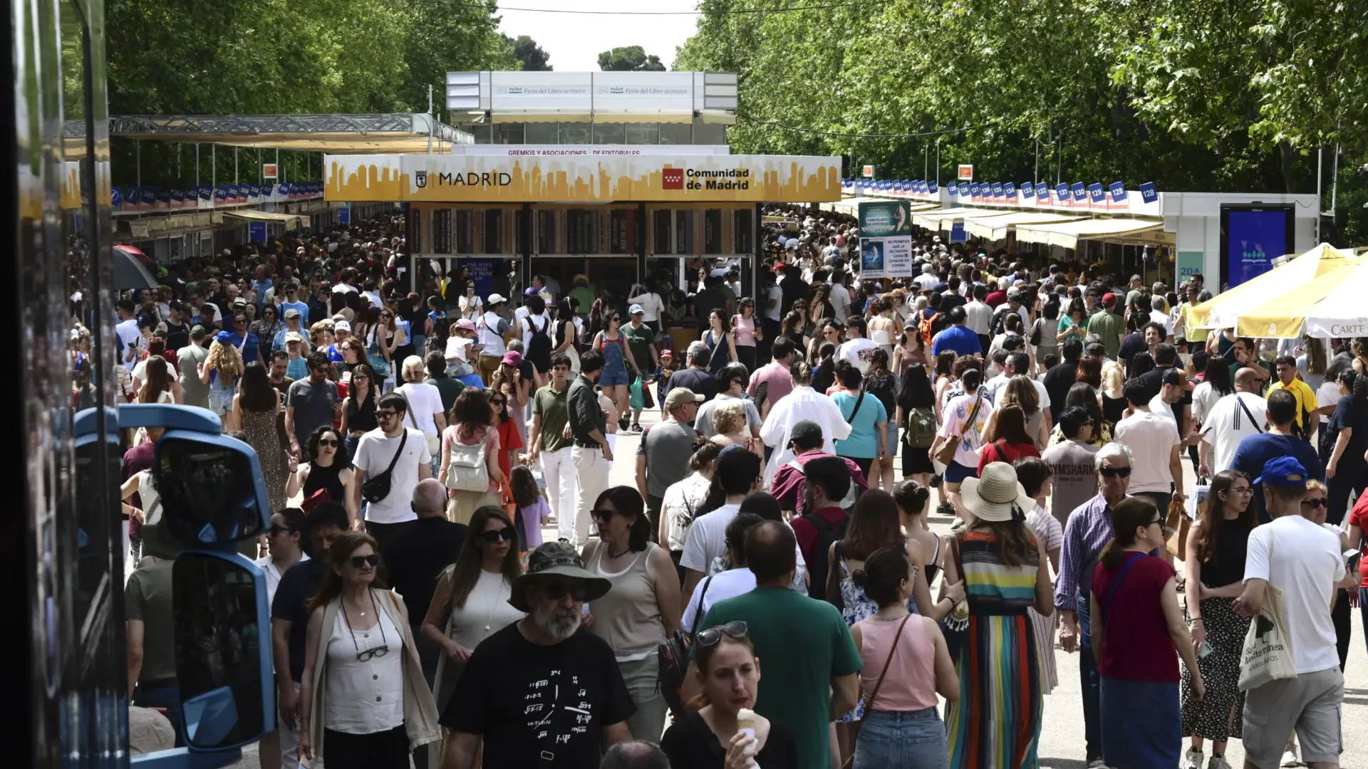 Siete escritores recomiendan sus títulos favoritos para comprar y leer en la Feria del Libro de Madrid Siete escritores recomiendan sus títulos favoritos para comprar y leer en la Feria del Libro de Madrid