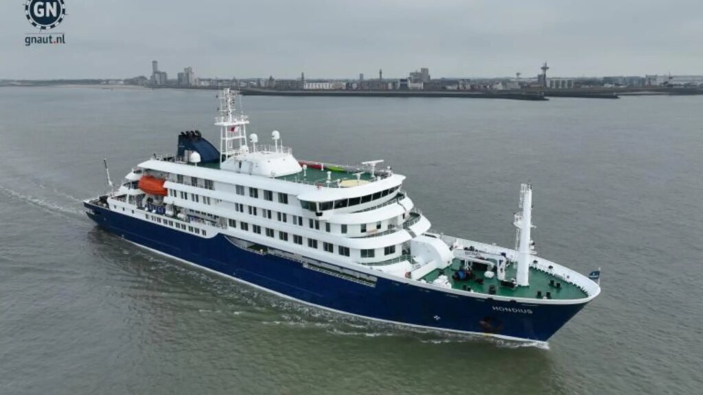 Tres muertos por hantavirus en un crucero de lujo con destino a Canarias