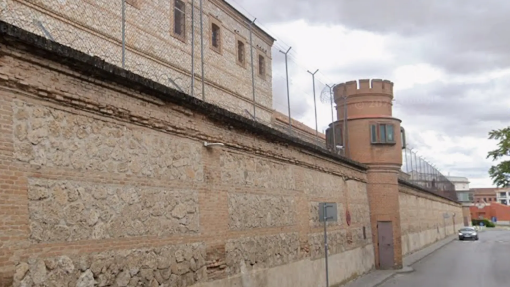 Un recluso de la prisión Ocaña I hiere a cinco funcionarios tras negarse a recibir su tratamiento médico Un recluso de la prisión Ocaña I hiere a cinco funcionarios tras negarse a recibir su tratamiento médico