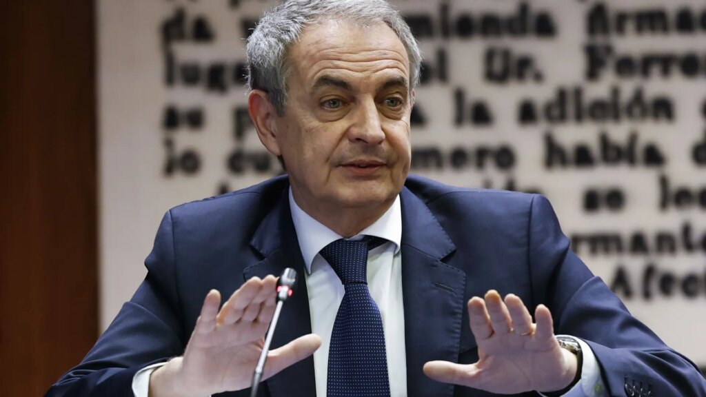 Zapatero, el expresidente predilecto de los socialistas y fiel escudero de Sánchez que suma otro frente judicial para Moncloa Zapatero, el expresidente predilecto de los socialistas y fiel escudero de Sánchez que suma otro frente judicial para Moncloa