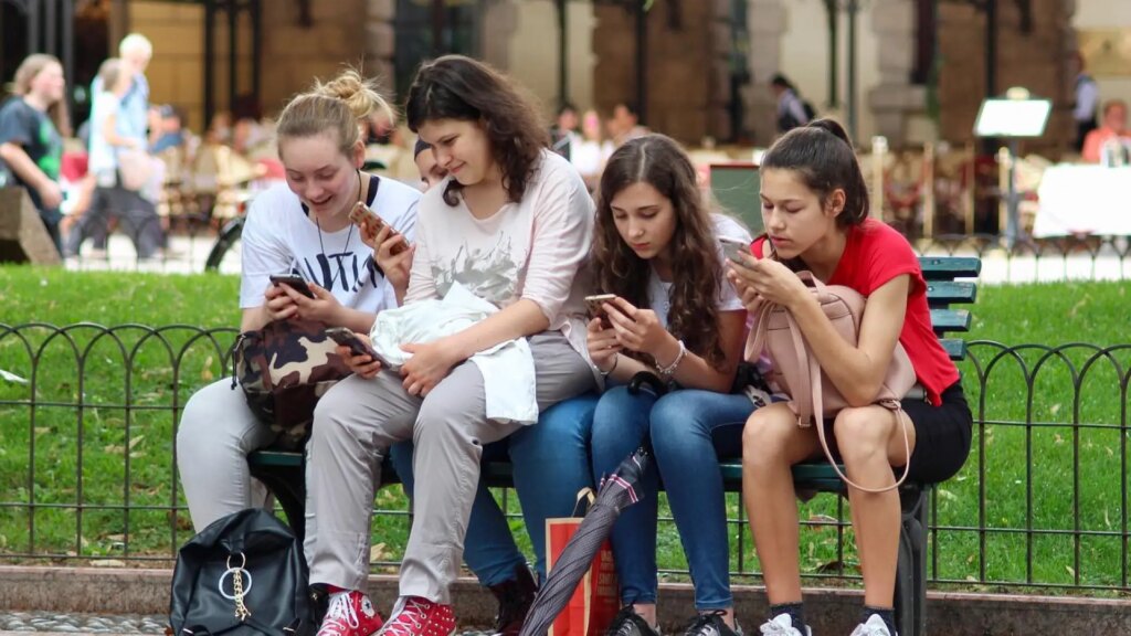 así funciona la red «refugio» para retrasar el uso del móvil entre menores así funciona la red «refugio» para retrasar el uso del móvil entre menores
