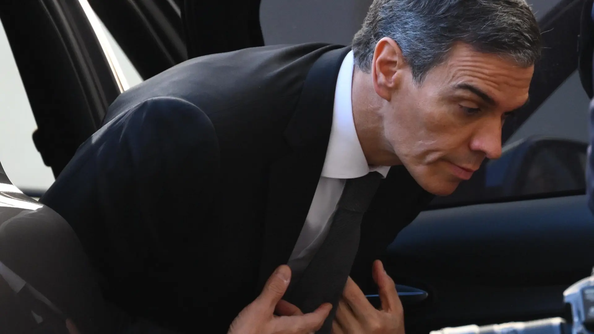 el presidente comparece en plena imputación de Zapatero y los registros de la UCO de la sede del PSOE el presidente comparece en plena imputación de Zapatero y los registros de la UCO de la sede del PSOE