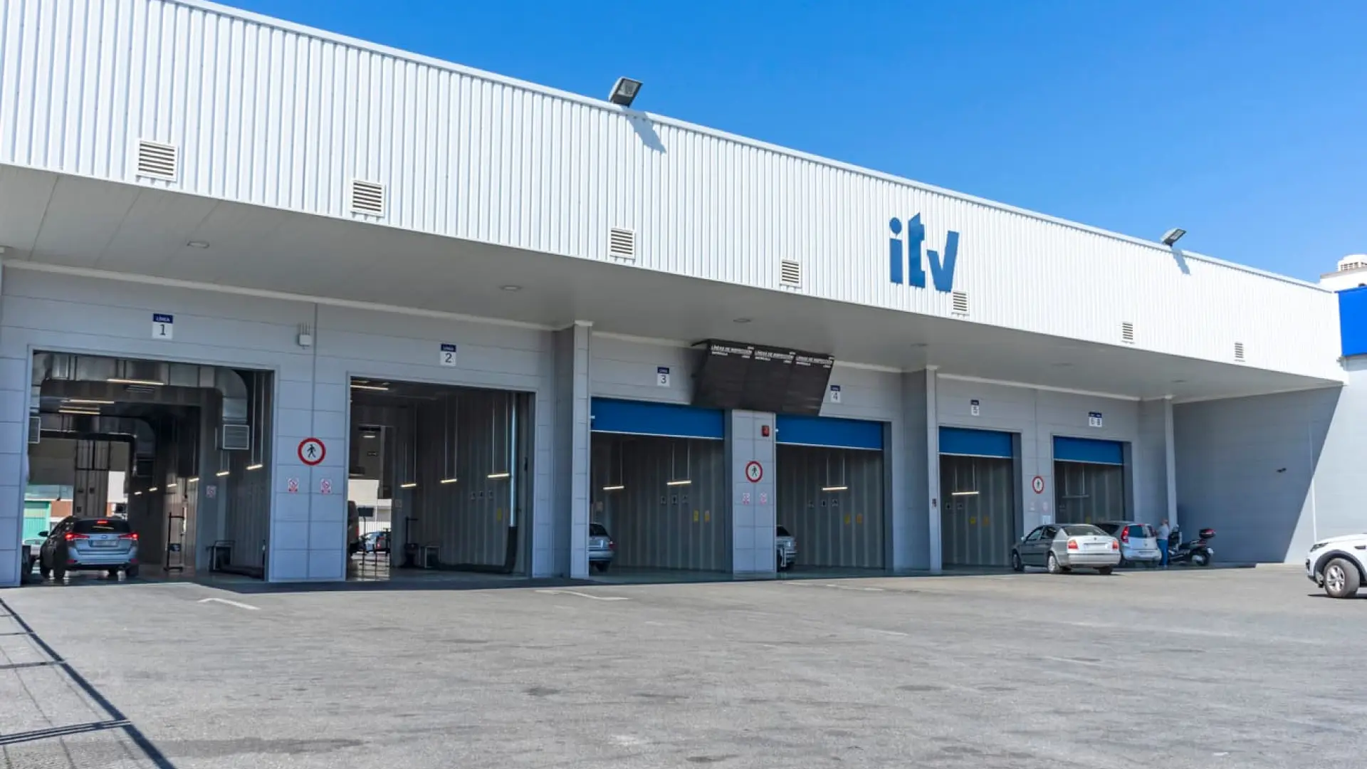la DGT empezará a fijarse en las baterías y los ADAS