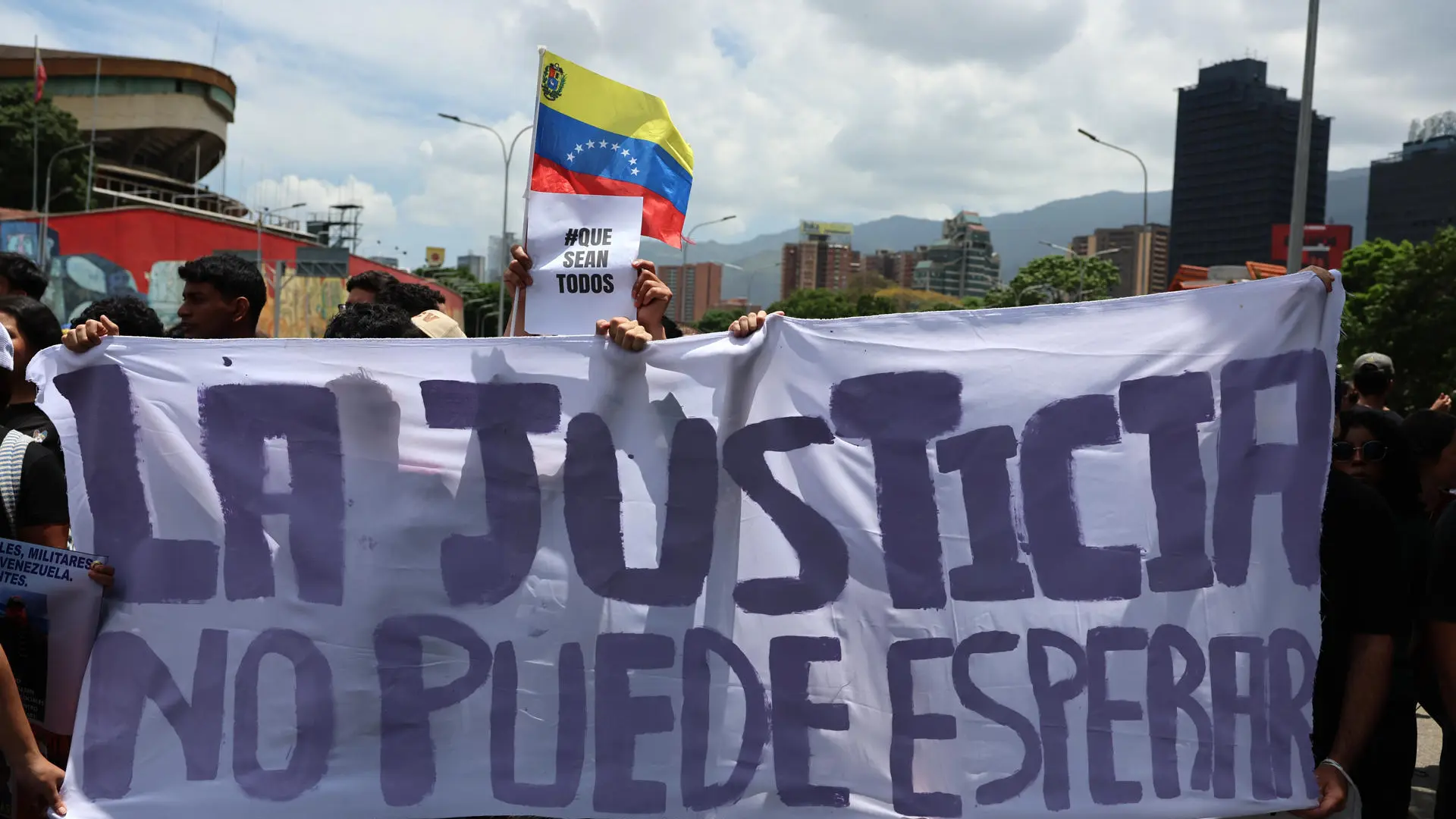 se informará al país «de manera amplia» se informará al país «de manera amplia»