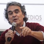 ¿Puede Sergio Fajardo ser el puente en un país roto entre dos extremos?