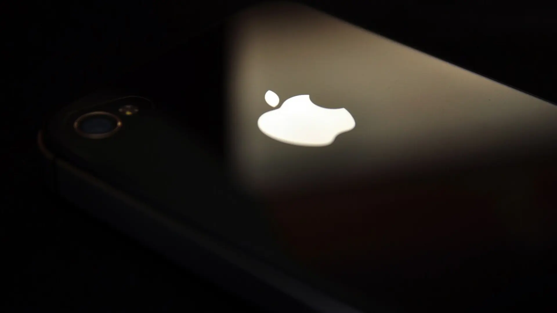 Apple podría lanzar su iPhone del 20 aniversario en dos tamaños y con pantalla curva: será muy diferente