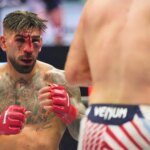 Así fue el momento en que el médico de la UFC paró el combate de Ilia Topuria a petición de su hermano: «No veo casi nada» Así fue el momento en que el médico de la UFC paró el combate de Ilia Topuria a petición de su hermano: «No veo casi nada»