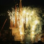 Con drones y fuegos artificiales…así ha sido el espectacular encendido de la Sagrada Familia tras la bendición del Papa León XIV Con drones y fuegos artificiales…así ha sido el espectacular encendido de la Sagrada Familia tras la bendición del Papa León XIV