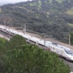 Cortada la circulación de trenes de alta velocidad de la línea Madrid-Sevilla por un fallo eléctrico Cortada la circulación de trenes de alta velocidad de la línea Madrid-Sevilla por un fallo eléctrico