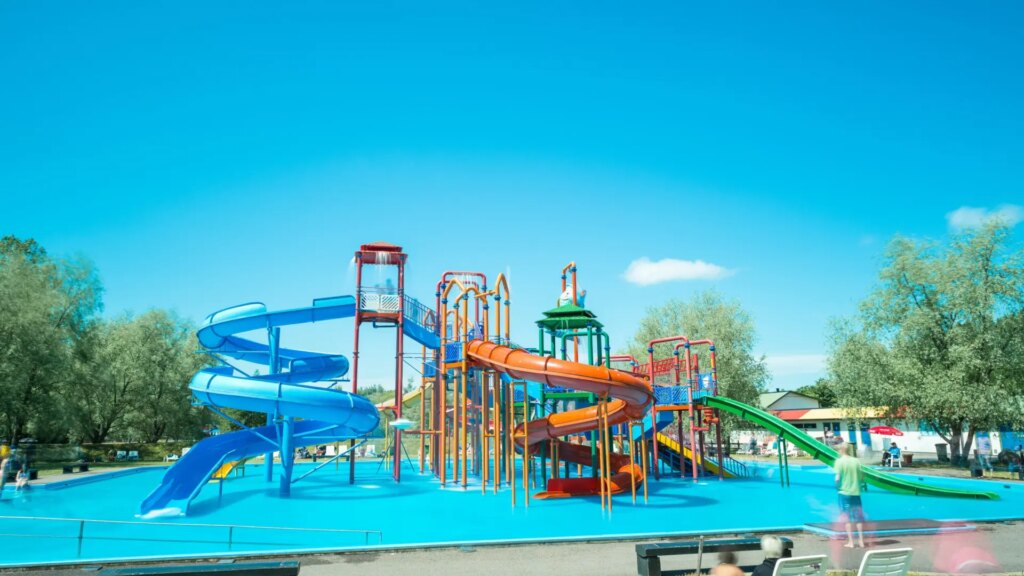 Diez heridos, uno grave, tras caer varios rayos en un parque de atracciones en Suecia