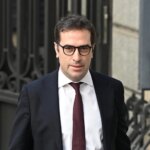 El Gobierno eleva al 2,6% su previsión de crecimiento para este año pese a la guerra, la más optimista de las publicadas