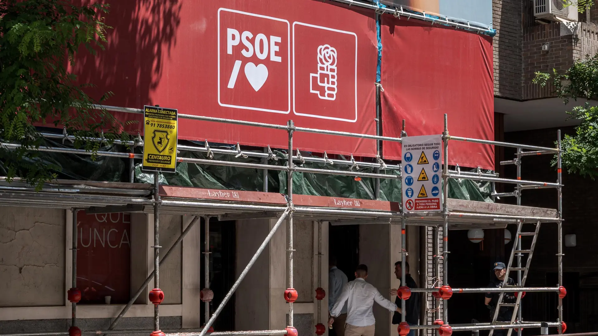 El juez Pedraz pide a la Agencia Tributaria información bancaria del PSOE relacionada con el caso Leire Díez entre 2024 y 2025