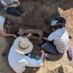 Hallan en Badajoz un carro de bronce de 2.500 años que revela el comercio de lujo entre Tarteso y el Mediterráneo: «Es único»