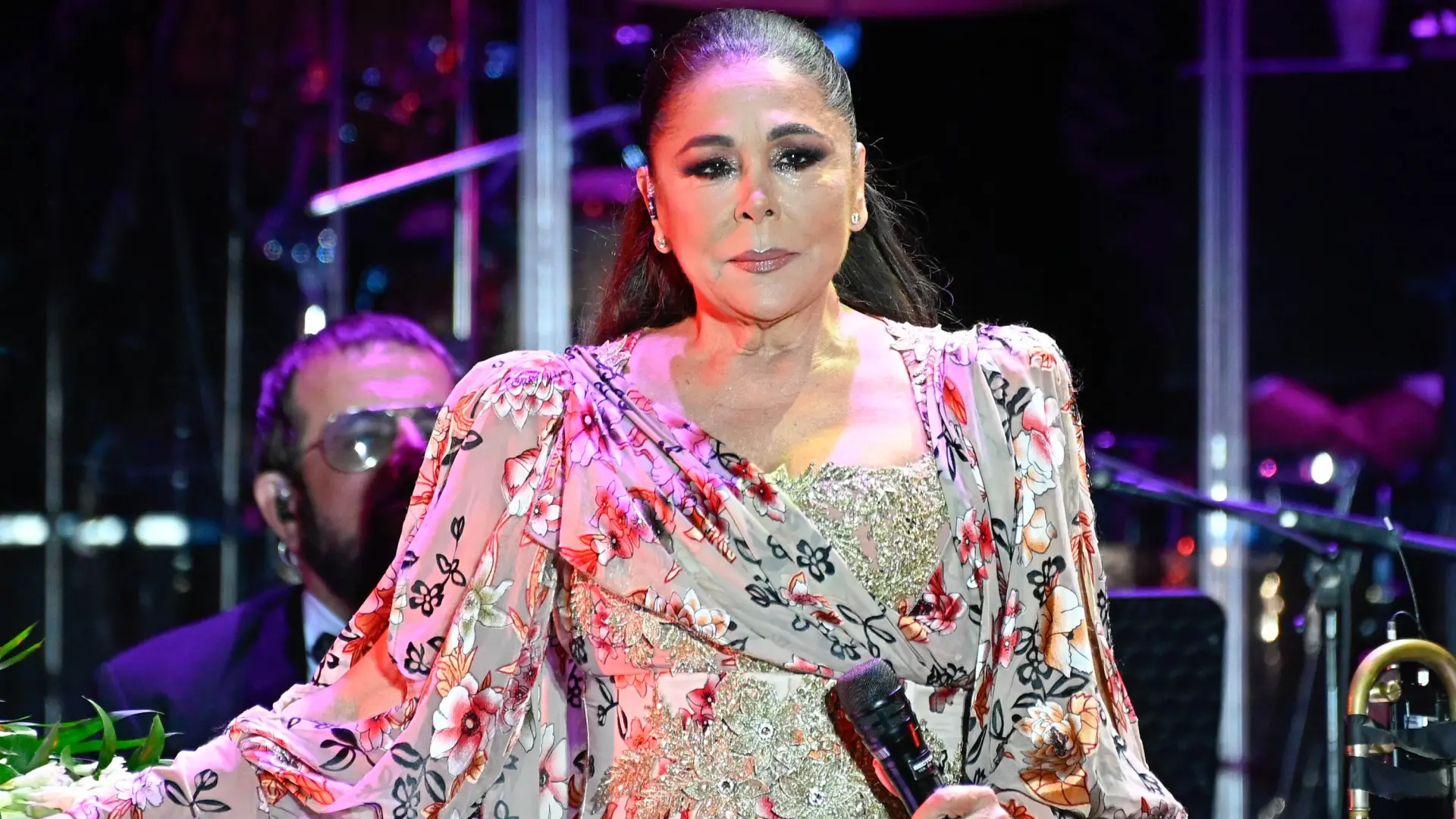 Isabel Pantoja cancela su concierto de Sevilla y la organizadora, Icónica Festival, dice que la denunciará por estafa si no da marcha atrás Isabel Pantoja cancela su concierto de Sevilla y la organizadora, Icónica Festival, dice que la denunciará por estafa si no da marcha atrás