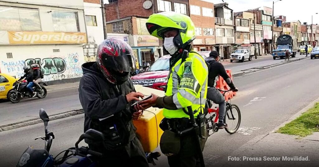 La Secretaría de Movilidad de Bogotá ha suspendido más de quinientas licencias a motociclistas en 2026 La Secretaría de Movilidad de Bogotá ha suspendido más de quinientas licencias a motociclistas en 2026