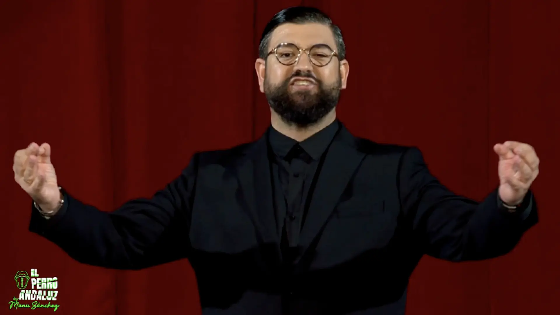 Manu Sánchez reivindica la España de la periferia y pone en pie al público