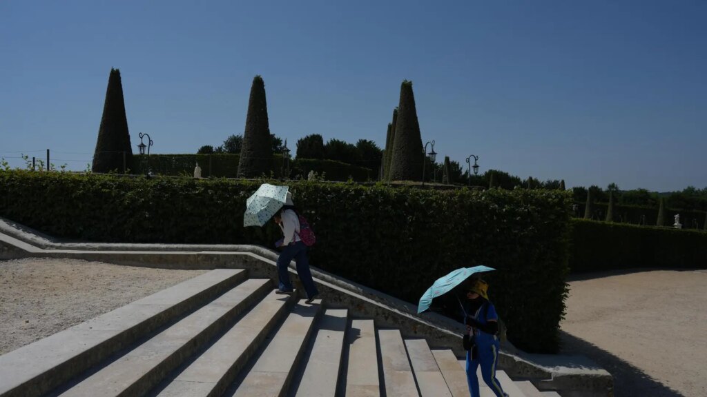 Mueren dos niños en el interior de un coche en el sureste de Francia en plena ola de calor Mueren dos niños en el interior de un coche en el sureste de Francia en plena ola de calor