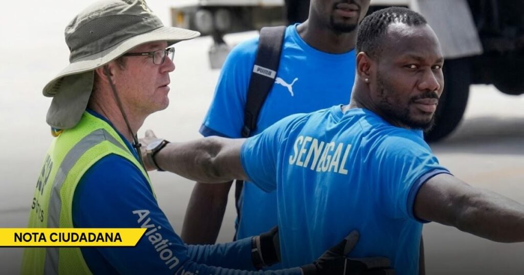 Ni siquiera los futbolistas del Mundial se salvaron de los estrictos controles migratorios de Estados Unidos Ni siquiera los futbolistas del Mundial se salvaron de los estrictos controles migratorios de Estados Unidos
