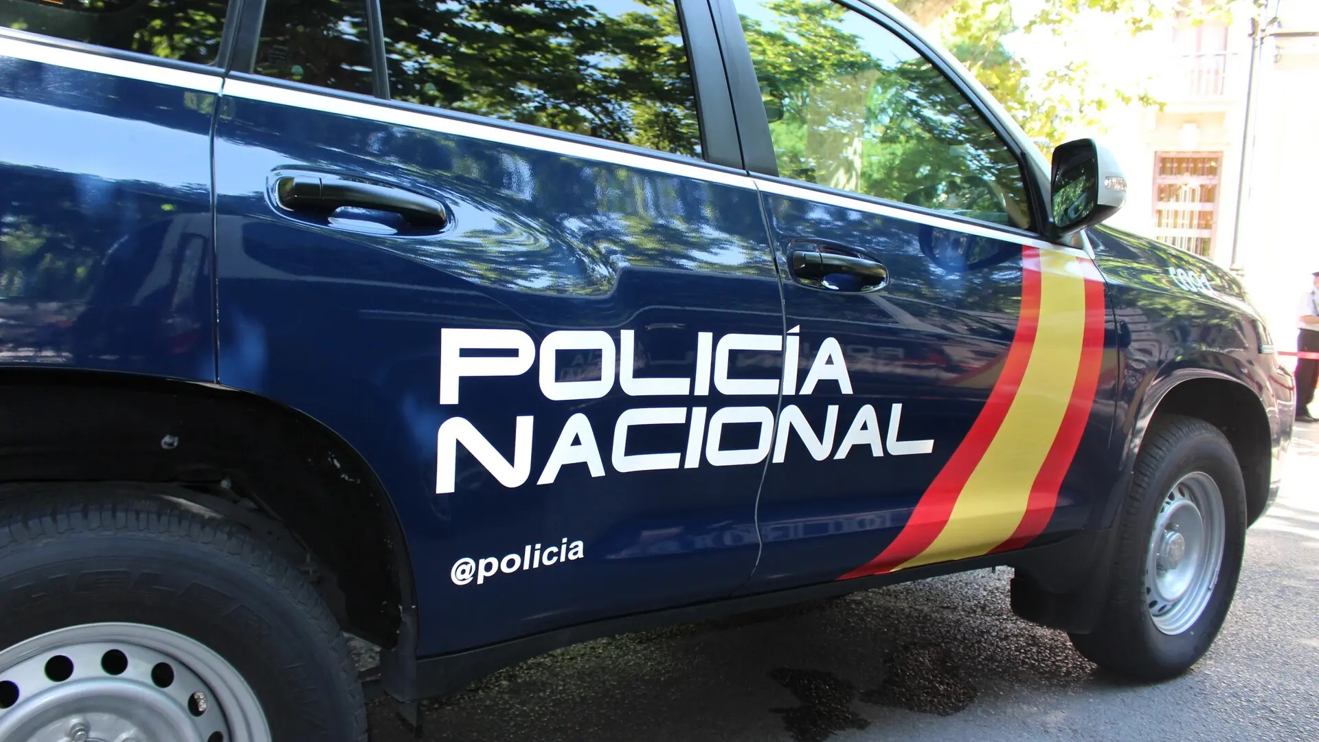 «O me enseñas las cámaras o te mato»
